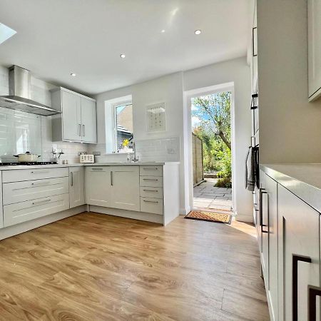 Family Home In Hampshire - Sleeps Up To 9 People With 3 Parking Spaces Winchester Luaran gambar