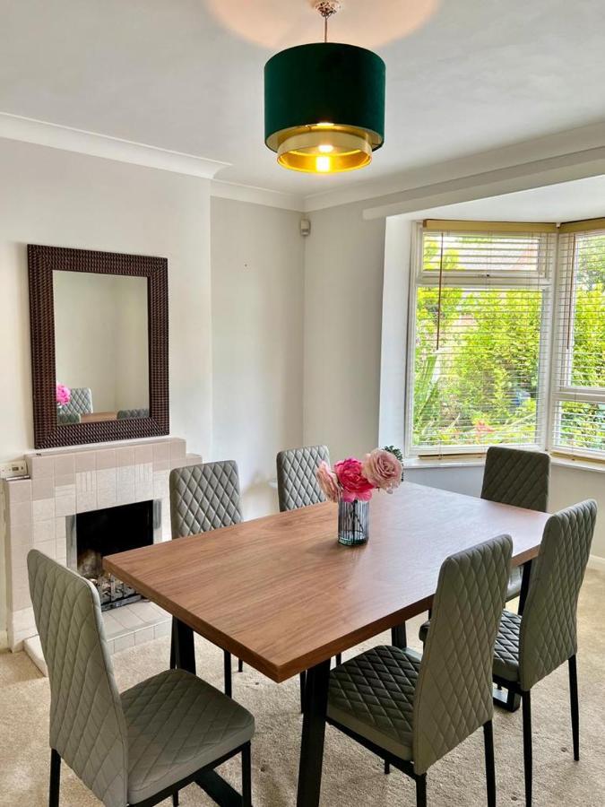 Family Home In Hampshire - Sleeps Up To 9 People With 3 Parking Spaces Winchester Luaran gambar