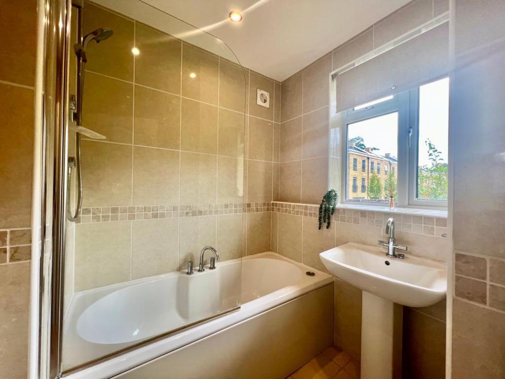 Family Home In Hampshire - Sleeps Up To 9 People With 3 Parking Spaces Winchester Luaran gambar